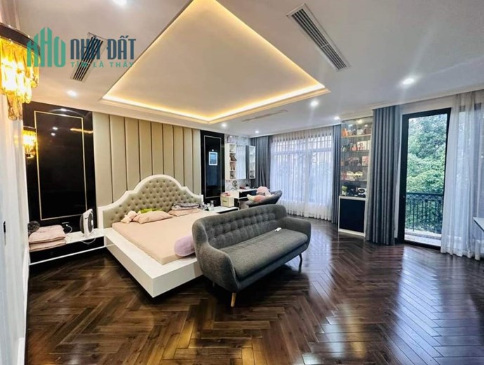 Tôi bán Gấp Lô GÓC KĐT Văn Phú gần trường Marie Curie 130m2 chỉ 15.89 tỷ. LH 0989.62.6116