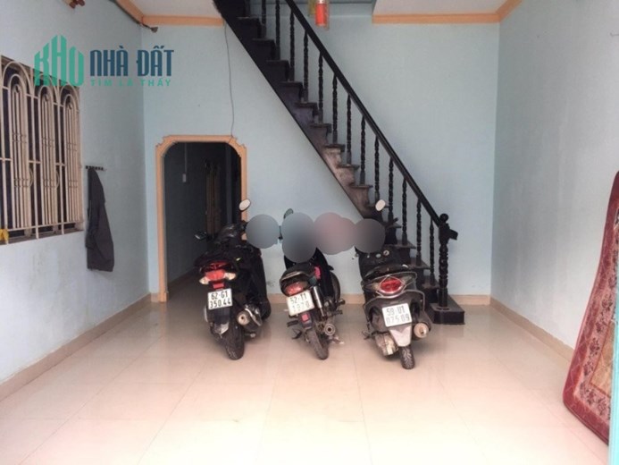Cho thuê nhà sát MT Đoàn Giỏi quận Tân Phú 84m2 -2Tang chỉ 9 triêu Tl