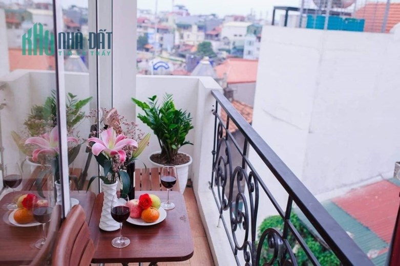 bán khách sạn Hoàn Kiếm, 60m² x 8 tầng, khu vực phố đi bộ, dòng tiển ổn định