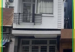 Bán rẻ nhà phố 1 trệt 2 lầu mặt tiền Đề Thám trung tâm Q1 TP.HCM