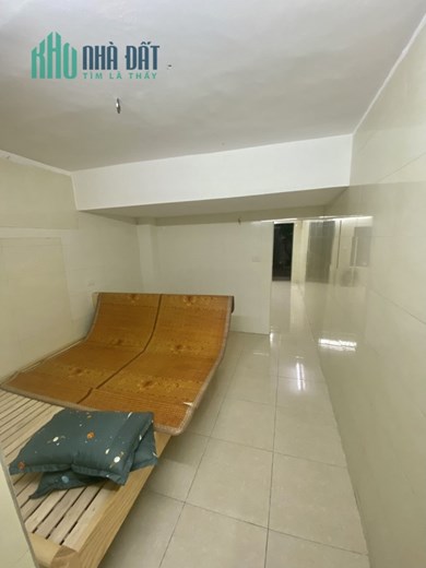 Cho thuê nhà tại Yên Hoà, Cầu Giấy 150m2 3 tầng.
