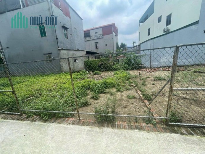 Cần bán gấp 1 tỉ lẻ vài chục có 42.5m tại Đường Yên - Xuân Nộn - Đông Anh.