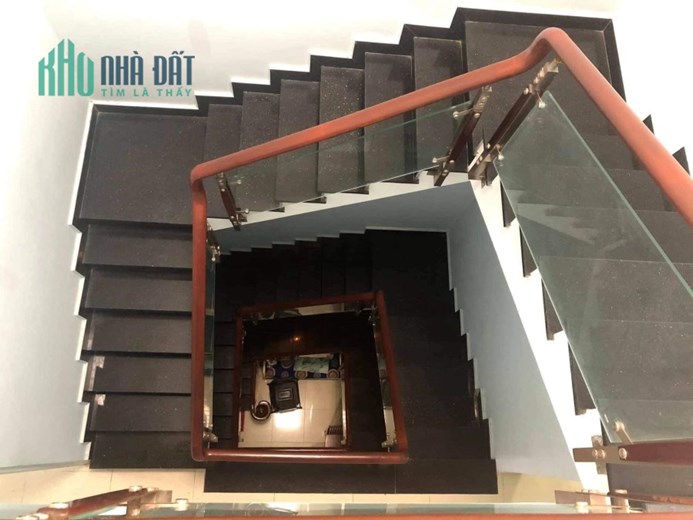 Nhà Âu Cơ BTCT, 4 tầng Tân Bình mũi tàu LBB, 3.7x14, 3PN, 4WC, chỉ 6.96 tỷ TL