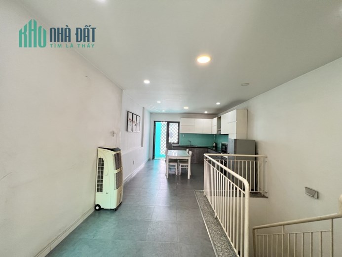 PENHOUSE SIÊU RỘNG 200m2 
ĐỐI DIỆN ETOWN CỘNG HOÀ - TÂN BÌNH