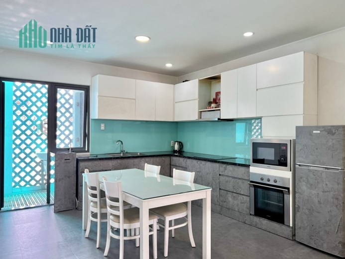 PENHOUSE SIÊU RỘNG 200m2 
ĐỐI DIỆN ETOWN CỘNG HOÀ - TÂN BÌNH