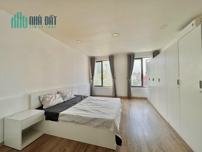 PENHOUSE SIÊU RỘNG 200m2 
ĐỐI DIỆN ETOWN CỘNG HOÀ - TÂN BÌNH