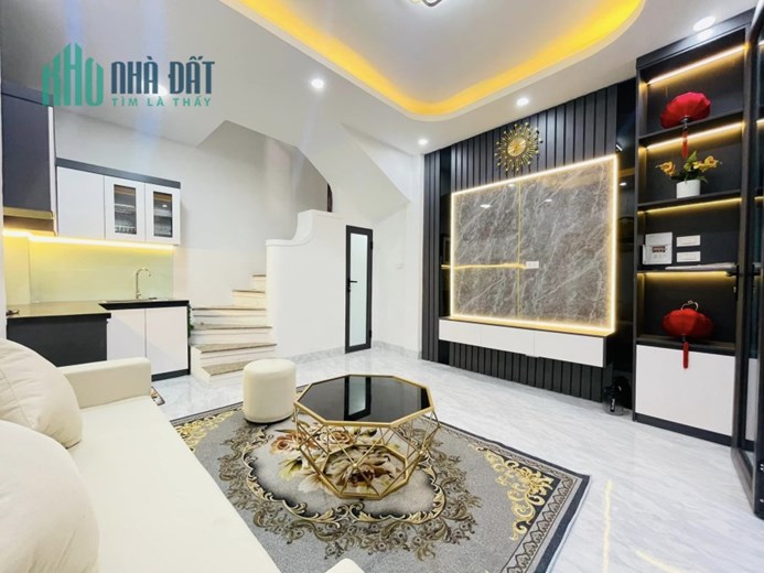 SIÊU HIẾM CẦU GIẤY -  GẦN PHỐ - NHỈNH 3 TỶ - 3 NGỦ ĐỦ CÔNG NĂNG - MỚI ĐẸP - NGÕ 3 GÁC RỘNG THOÁNG