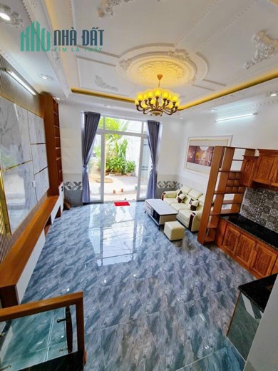 BÁN NHÀ TRỆT LẦU MỚI XÂY - HẺM 11 NGUYỄN VĂN LINH - NINH KIỀU - CẦN THƠ