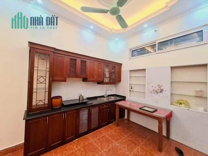 TRƯỜNG CHINH - THANH XUÂN - NHÀ ĐẸP 42M2 X 4 TẦNG - 4 NGỦ - VUÔNG ĐẸP - MT 5M - 2 THOÁNG - CÁCH PHỐ