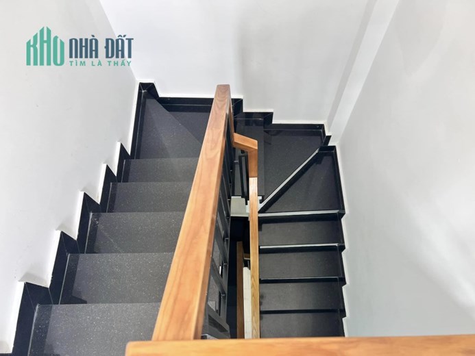 Nhà bán trung tâm phú nhuận, 3 tầng, 2PN, DT 3.5mx6.5m, chỉ 3 tỷ 7