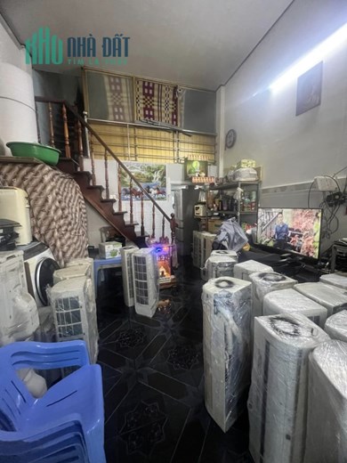Ngay nút giao Âu Cơ + Lạc Long Quân, Quận Tân Phú, 33m2(4x8.5), 3 TẦNG, HẺM XE HƠI 5m
