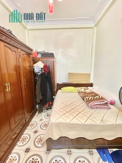 CHÙA LÁNG - 40M2 X 4 TẦNG - MT 4M - NGÕ THÔNG - NHIỀU PHÒNG - CÁCH PHỐ 25M - PHÙ HỢP Ở HOẶC