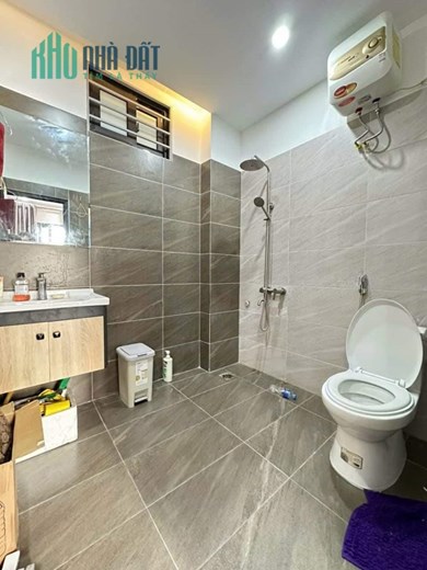 Trần Quang Diệu 28m*5T, nhà đẹp ở ngay sát ô tô dừng đỗ 3.3 tỷ