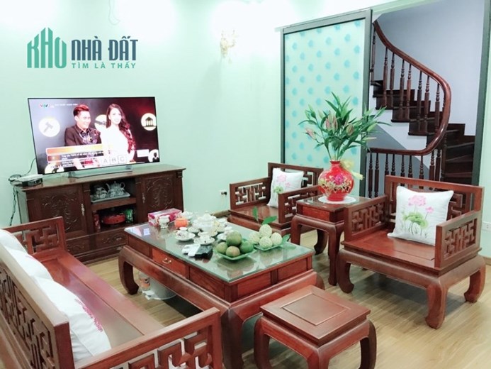 Lô góc, cách ô tô 20m, dân xây ở ngay bán nhà Chùa Bộc