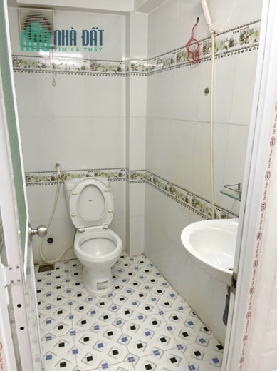 Nhà thuê 2 Tầng Đường số 4m P4Q8 - Giá : 8.5 Triệu / Tháng