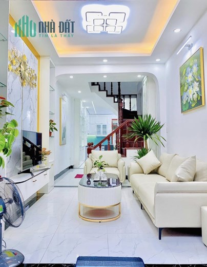 Bán nhà Khương Trung, ô tô cách cửa 10m, 5 phòng ngủ, 50m2, sổ đẹp, đến ở ngay. Giá hơn 5 tỷ