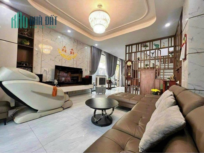 Bán nhà MT đường. Ngay sau lưng TTTM Gigamall. Hiệp Bình Chánh, Giá 15 tỷ