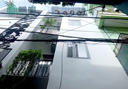 Tòa Homestay 4 tầng hiếm có phố LÊ ĐÌNH DƯƠNG, Hải Châu, Đà Nẵng- Kiệt Ô tô- 1 Nhà ra phố, Chỉ 3,x