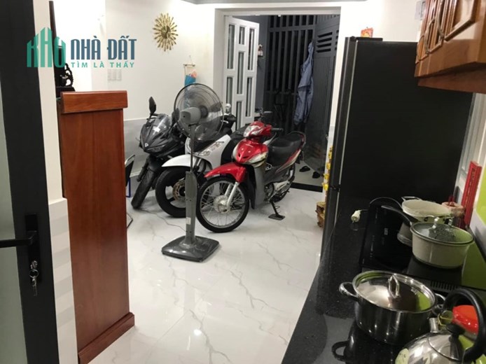GIẢM GIÁ CHỈ CÒN NHỈNH 5 TỶ - 4.2M x 6.2M - LÔ GÓC - XE 16 CHỖ QUAY ĐẦU - CÁCH MT NGUYỄN KIỆM VÀI