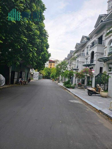 Siêu Hiếm-Mặt Ngõ-Lô Góc-Ô Tô-Đức Giang-Long Biên-44m²-MT3,5m-Chỉ 3,3 tỷ