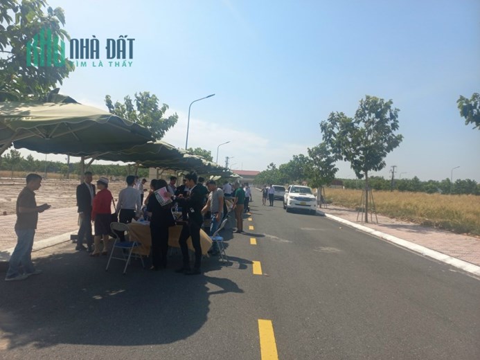 44.	Bán Lô Đất Trục Thương Mại 17m Chỉ Với 232 Triệu( 15%)