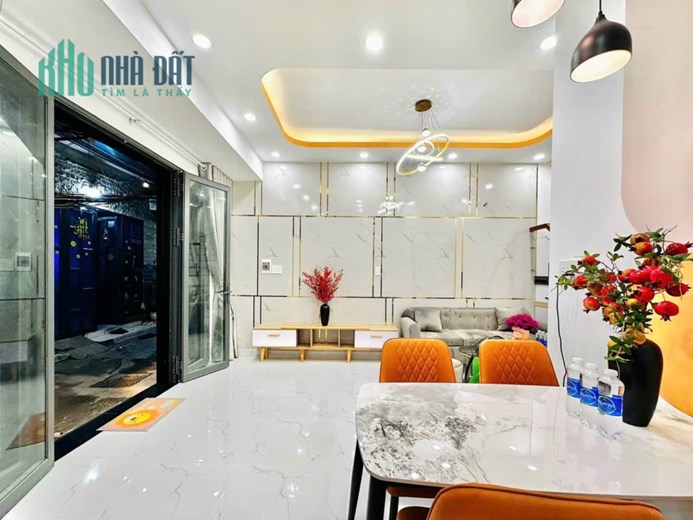 KẸT TIỀN CẦN RA ĐI NHANH NHÀ NGAY TRƯỜNG CÁN BỘ - 38m2 - 2 TẦNG BTCT - GIÁ CHỈ 3.95 TỶ
