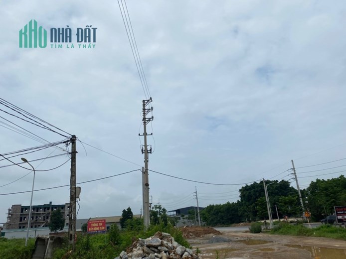 CHỦ CẦN NÊN  BÁN GẤP 100M2 MẶT ĐƯỜNG NAM TỈNH LỘ 420 KHU TDC BÌNH YÊN NGYA SÁT TRƯỜNG ĐẠI HOC FPT