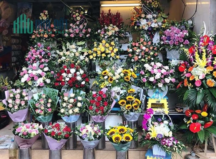 Cần sang gấp shop hoa tươi MT Tân Sơn Nhì, q. Tân Phú