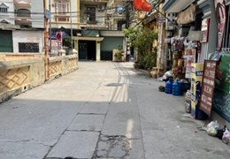 BÁN nhà Kim Giang - Thanh Trì ,DT40Mx5T, giá 4 tỷ. ngõ ba gác phi ,25m ra ô tô.