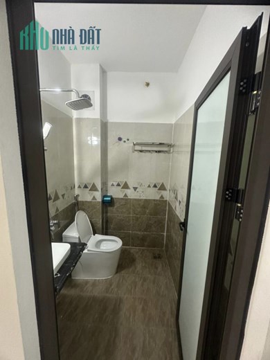 BÁN nhà Kim Giang - Thanh Trì ,DT40Mx5T, giá 4 tỷ. ngõ ba gác phi ,25m ra ô tô.