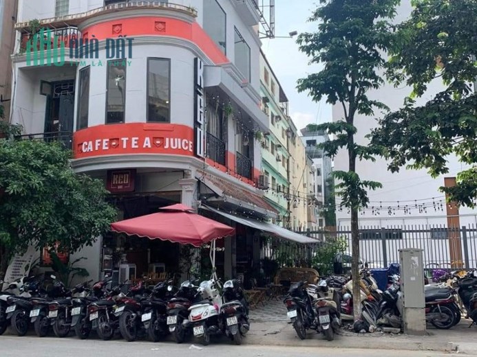 Do mình có dự định sang nước ngoài định cư nên nhượng lại quán cafe lô góc vị trí đặc biệt siêu