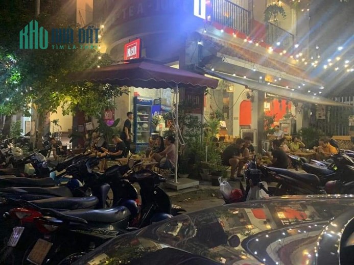 Do mình có dự định sang nước ngoài định cư nên nhượng lại quán cafe lô góc vị trí đặc biệt siêu