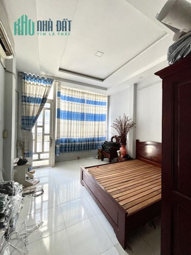 Nhà 3 lầu mà giá chỉ 3tỷ480 bớt lộc hẻm xe hơi 184 Lê Đình cẩn