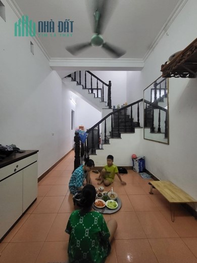 Bán nhà Vĩnh Tuy, Hai Bà Trưng 33m, 3T, Mt 3.3m lô góc, dân xây, gần phố chỉ 2.6 tỷ