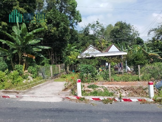 Bán nhà mặt tiền và đất thổ cư đường lên chùa Vạn Linh núi Cấm