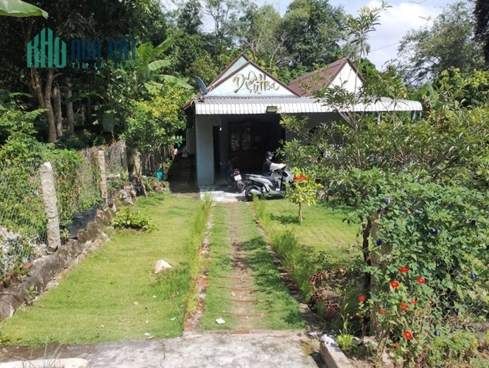 Bán nhà mặt tiền và đất thổ cư đường lên chùa Vạn Linh núi Cấm