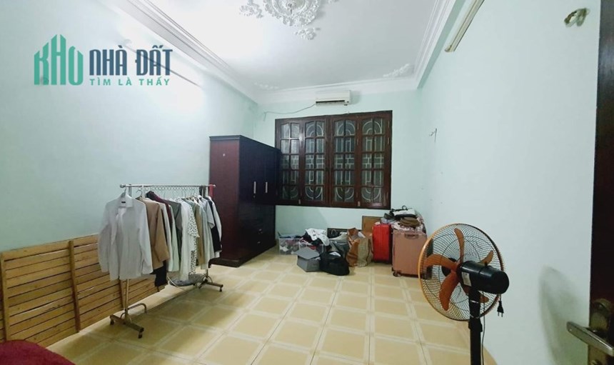 HIẾM CẦU GIẤY – NHÀ DÂN XÂY KCBT CHẮC CHẮN – Ô TÔ – AN NINH TỐT
*4 TẦNG – 35M, 4.05 TỶ