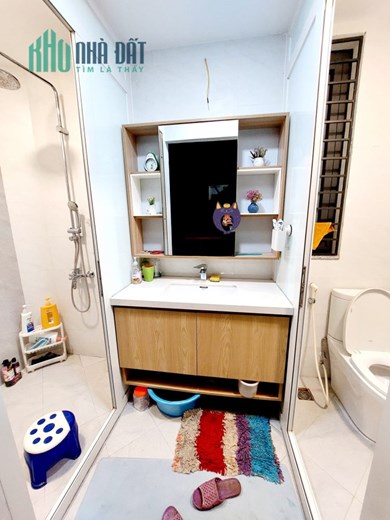 Chỉ 3 tỷ có ngay nhà đẹp Ngã Tư Sở DT 30m2, 5 tầng, full nội thất, sdcc, cực hiếm, Lh 0975666943.