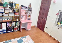 Bán nhà đường Miếu Hai Xã, 40m 3 tầng độc lập sân cổng riêng GIÁ 2 tỉ, ngõ nông
