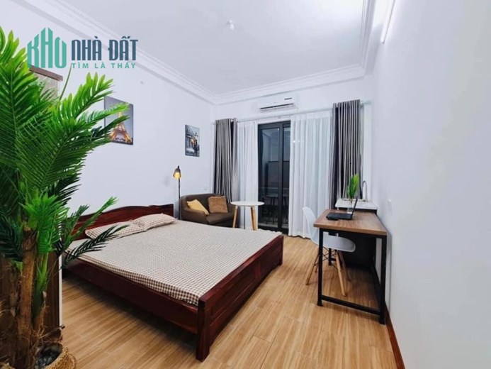 Chính chủ Bán nhà Đê La Thành, Đống Đa, 30m2, 3 tầng, MT4m, giá 2.85 tỷ