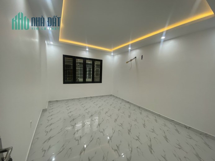 Bán nhà xây mới ngõ ô.tô Khúc Thừa Dụ, 52m 4 tầng GIÁ 3.3 tỉ