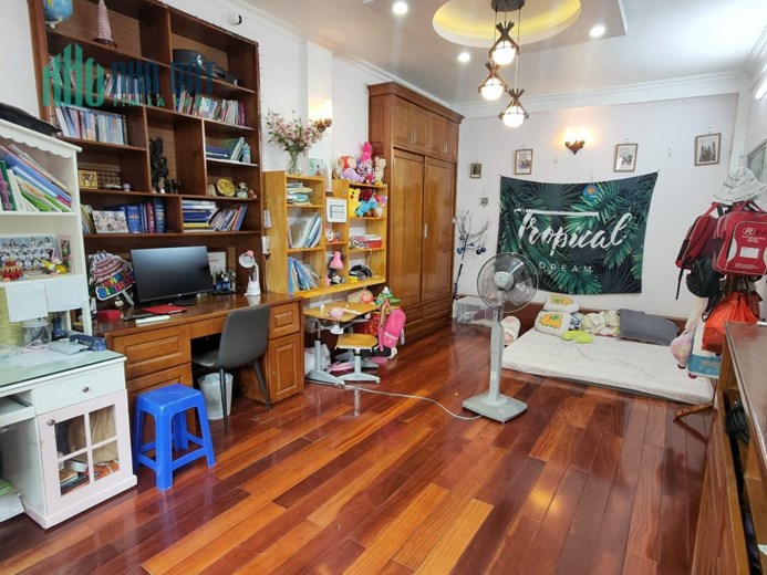 Bán nhà Lò Đúc, Hai Bà Trưng 40m, 5 tầng, lô góc, nhà đẹp, 15m ra phố, ở vip.