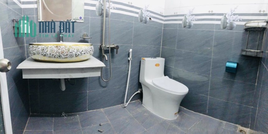 Bán nhà mặt ngõ 630 Thiên Lôi, 48m 3 tầng sân cổng GIÁ 2.45 tỉ ngõ cực nông