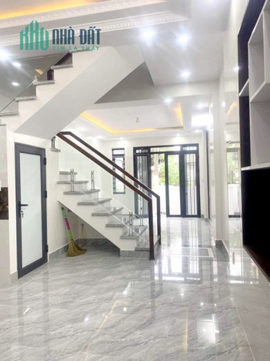 Bán nhà xây mới đường Đông An - Cát Bi, 46m 4 tầng ngõ nông GIÁ 3 tỉ