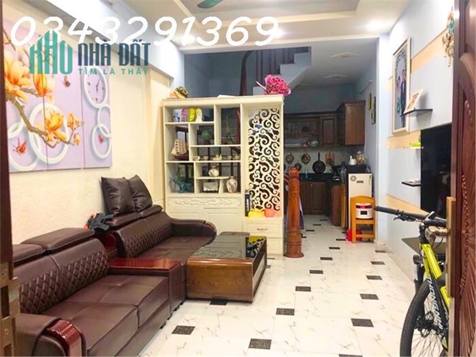 5 tỷ Bán Nhà 48m2, Đường Bưởi, Ngay gần Công viên Thủ Lệ.