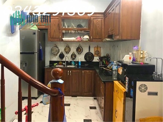 5 tỷ Bán Nhà 48m2, Đường Bưởi, Ngay gần Công viên Thủ Lệ.