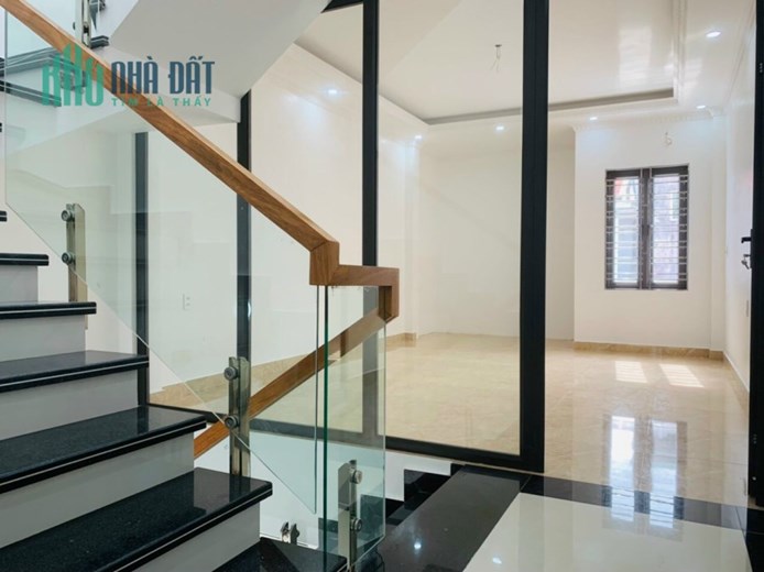 Bán nhà phố Khúc Thừa Dụ, 62m 3 tầng mới tinh ngõ ô.tô GIÁ 3.3 tỉ