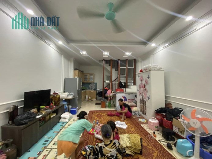 Bán nhà Mặt phố Nghi Tàm, Tây Hồ 4 làn Ô tô Vỉa hè đẹp Kinh doanh vô đối 3.9 Tỷ