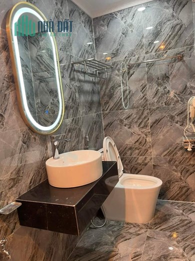 Chủ Cần Bán Gấp Nhà lô góc Tôn Thất Tùng, Đống Đa, trước nhà ô tô tránh, văn phòng 61m2 x7tx15,2ty