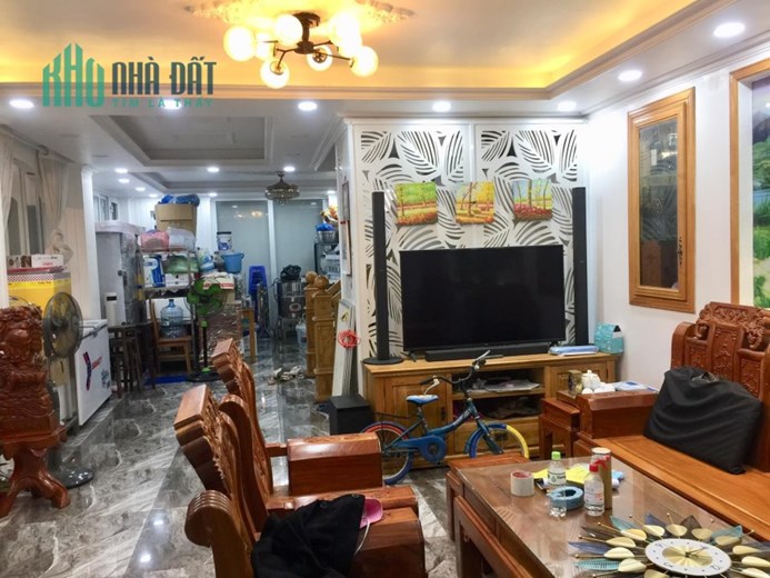 Bán Gấp Biệt Thự 2 Mặt Tiền Khu Vip, Gần Giga Mall  Phạm Văn Đồng, DT 10x25m, 3T, Chính Chủ SHR Giá